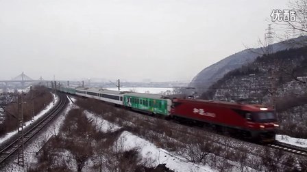 呼局集段HXD3D牵引Z315（北京西-呼和浩特）通过丰沙一号桥（雪后拍摄）
