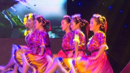 点击观看《舞台级藏舞 也号称10级藏系广场舞视频》