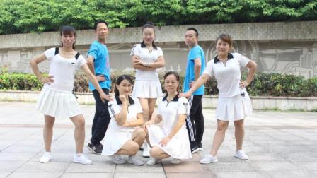 点击观看《凤凰香香广场舞 心跳 团队正背面示范 一步一步广场舞分解教学视频》