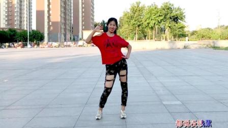 点击观看《阿采广场舞 简单的减肥 健身操 最适合夏季跳, 您肯定喜欢》