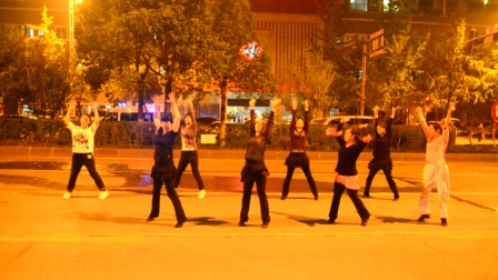 达州姹紫嫣红广场舞 健身操《电话情缘》汉兴街