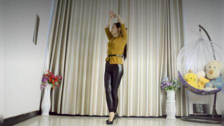 点击观看《优雅莹莹广场舞 唱情歌 个人健身舞蹈展示》