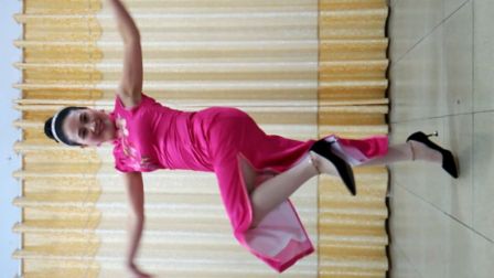 点击观看《洁琼广场舞 50岁大妈宛如少女的秘密舞蹈视频》