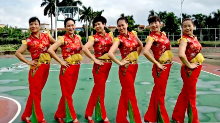 点击观看《湛江红苹果舞蹈视频 红尘情歌中老年喜庆健身舞》