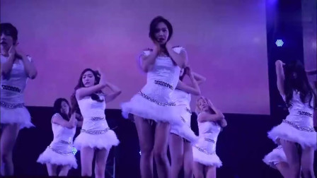 当年红遍全球的韩国女团，少女时代现场热舞表演