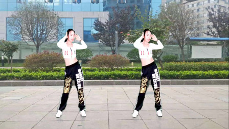 点击观看《70周年扭腰健身操视频中国梦DJ 驿成微笑广场舞》
