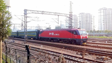 杭州开往包头的Z字火车 HXD3D牵引Z282次通过艮山门动车所