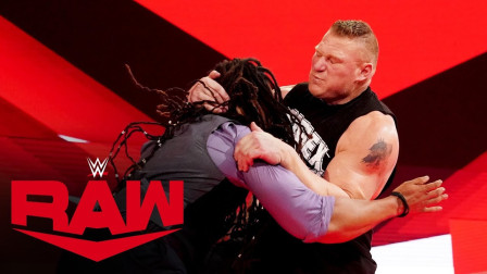 WWE RAW 2019短视频 【RAW 11/04】大布F5解说员 雷尔棍子偷袭