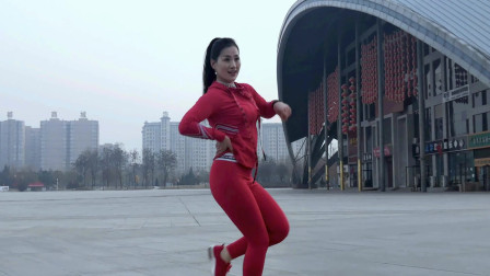 点击观看《青青世界广场舞 免费在线学跳现代舞《极乐净土》》