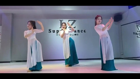 点击观看《古典舞《桥边姑娘》舞蹈视频大全 仙气很足》