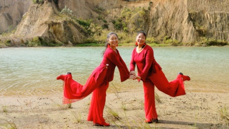 经典藏舞《吉祥藏历年》舞韵含香广场舞