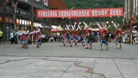 爱美广场舞队《吉祥西藏》