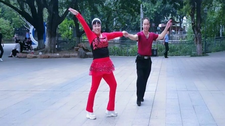 红舞狂广场舞双人舞快四拉手舞《越跳越美》（2021.11.21）