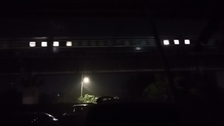 DF11G 0172和DF11G 0101牵引Z112次列车快速通过西江大桥-5