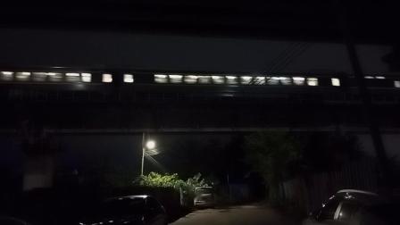 DF11G 0160和DF11G 0162牵引Z112次列车快速通过西江大桥-3