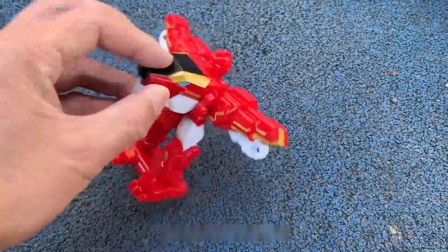 酷爱玩具城 玩具城：发现心奇爆龙战车X3黄金变形玩具