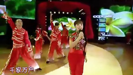 王二妮在年代秀中唱《山丹丹开花红艳艳》