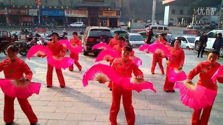 扇子舞演出 红红的中国结 中堡社廖家悦之队20150211