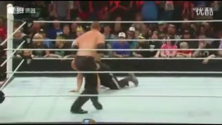 WWE2015布洛克莱斯纳回归霸气后翻摔赛斯罗林斯F5时反被虐成狗