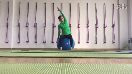 Yoyo老师示范-孕妇球瑜伽热身准备练习