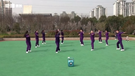江苏姐妹舞蹈队     站在草原望北京（队形排练版）
