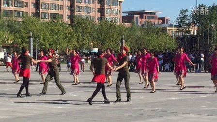 安达公园舞蹈队比赛视频