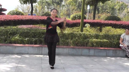 东江湾艺馨广场舞《站在草原望北京》美都都个人版