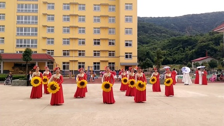 舞蹈《中国永远收获着希望》舞之灵舞蹈队。