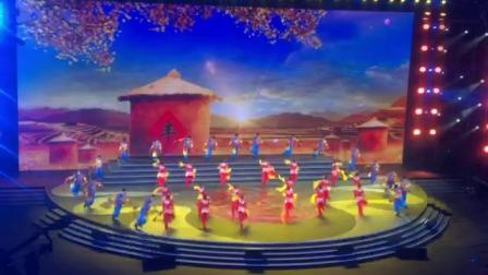 庆祝改革开放四十周年全国广场舞北京集中展。由胶州市茂腔秧歌艺术传承保护中心排演的秧歌《乐翻了天》代表山东省参加了展演，获得广大观众和专家们的一致好评。