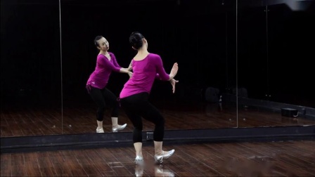 点击观看《糖豆广场舞《玫瑰恋情》傣族舞广场舞教学分解视频 附正背面示范》