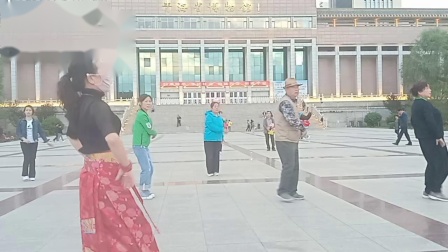 西宁新宁广场藏族锅庄视频（19）《洗衣歌》