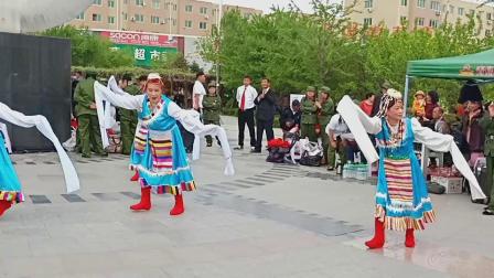 海城曙光艺术团舞蹈队表演藏族舞蹈《最美的歌唱给妈妈》