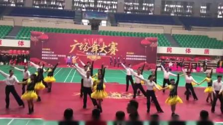 新邵县体育舞蹈协会、【我爱你中国-三步踩】舞星⭐️们精彩演绎。