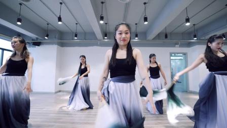 点击观看《派澜中国舞《生命的河》 简单无基础舞蹈视频》