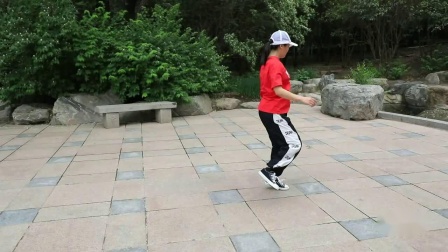 新手学鬼步舞还不会踩点，曳步舞弹跳踩点的视频教学“小十步”，曳步舞基本功教程.