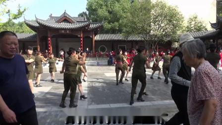 广场舞《吉祥欢歌》表演：南阳市卧龙模特舞蹈队 视频摄制熊中志