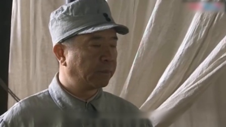 营长为了引出日军狙击手，主动暴露在枪口下，身体连中数枪！影视