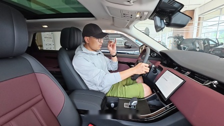 26款路虎揽胜极光L起价23.98万，推荐入手26.98万的中配版！