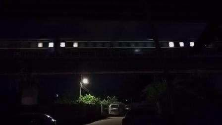DF11G 0170和DF11G 0165牵引Z112次列车快速通过西江大桥-3