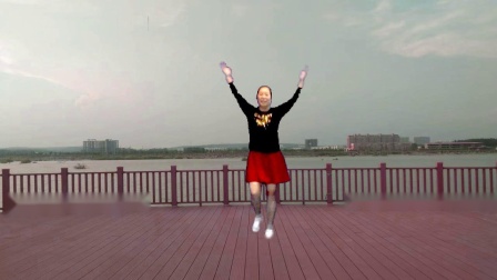 点击观看《宜阳明萱广场舞 争什么争 动感健身操视频 跳一跳十年少》
