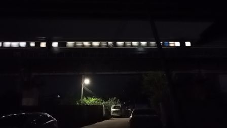 DF11G 0190和DF11G 0041牵引Z502次列车快速通过西江大桥-3