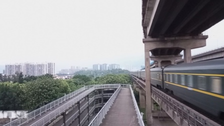 DF11G 0148和DF11G 0189牵引Z502次列车快速通过西江大桥-3