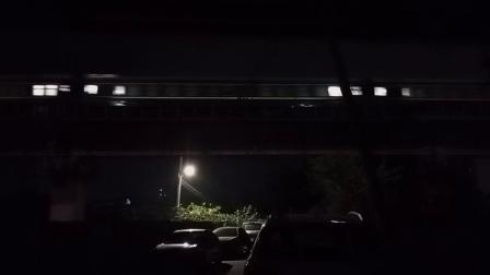DF11G 0158和DF11G 0169牵引K512次列车快速通过西江大桥-8