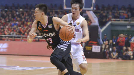 2016-17赛季CBA联赛 CBA-丁彦雨航怒砍29分遭重击倒地 山东2分险胜辽宁