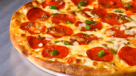 萨拉米火腿披萨 披萨制作方法  火腿芝士制作视频 操作方法