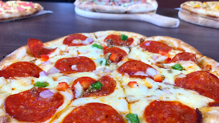 【奇博士】美食制作第二季 萨拉米火腿披萨！意大利披萨的制作方法！披萨的和面、发酵、制饼、配料、烤制流程技术！
