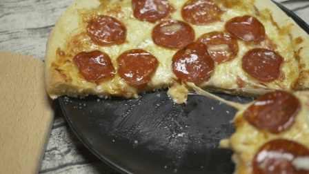 7块钱食材, 3分钟学会, 教你在家制作简易版香肠披萨, 吃货必学