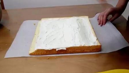 几秒钟学会! 分享给大家简单的蛋糕卷卷法, 不怕再卷断了!