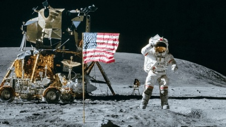 美国登月是真是假? 旗子在月球怎么会飘呢? 中国航天专家解密