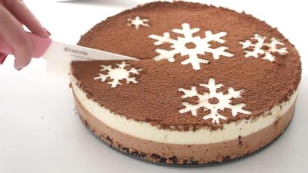雪花图案的巧克力慕斯蛋糕